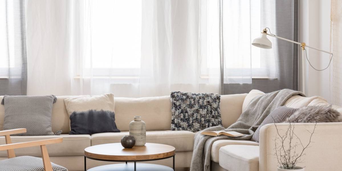 corner-sofa-with-grey-pillows